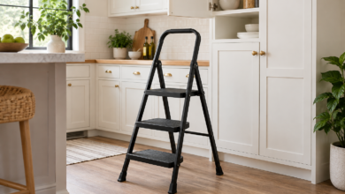 SONGMICS foldable safety ladder editorial buying guide image